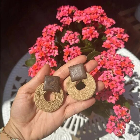 Boho Raffia Rattan Drop Earrings - Picture 5 of 5